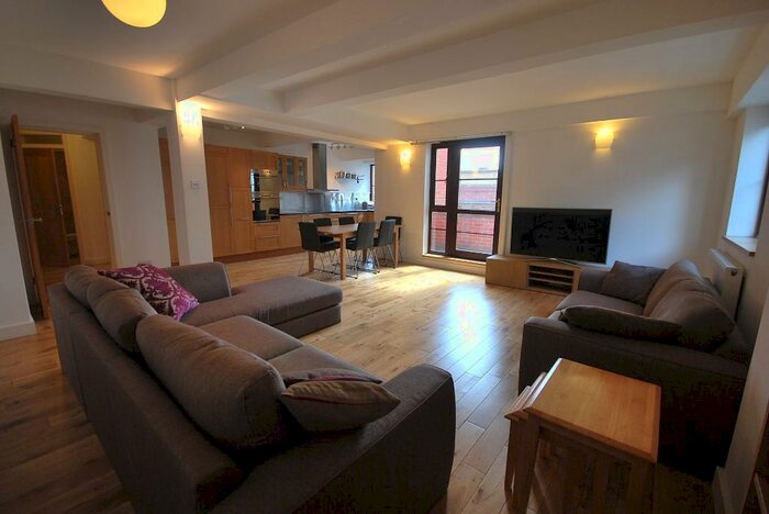 3 Bedroom Penthouse To Rent In Dickinson Street, Manchester, M1