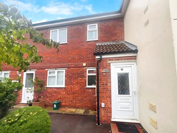 2 Bedroom Maisonette For Sale In Queens Mews, High Street, West Mersea, CO5