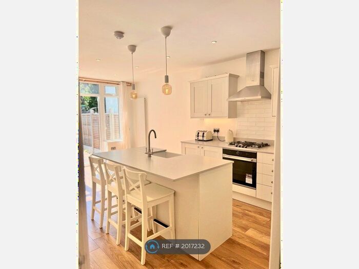 2 Bedroom Flat To Rent In Headingley, Leeds, LS6