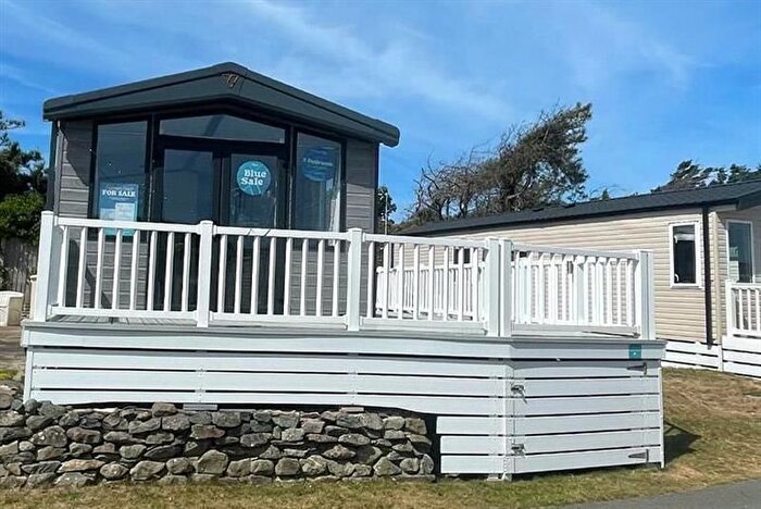 2 Bedroom Mobile/park Home For Sale In Talybont, LL43