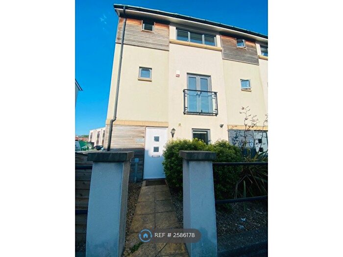 3 Bedroom End Of Terrace House To Rent In Newfoundland Way, Portishead, BS20