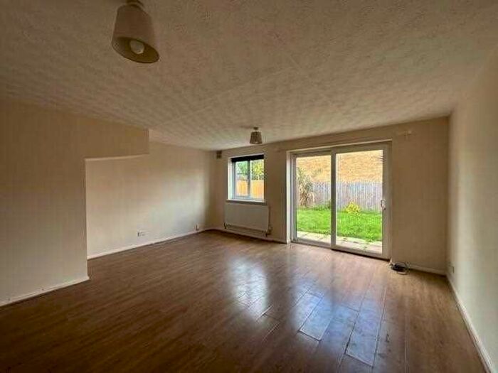 3 Bedroom Semi-Detached House To Rent In Haig Drive, Cippenham, Slough, SL1