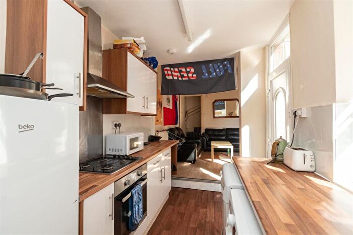 4 Bedroom House To Rent In Tiverton Road, Birmingham, West Midlands, B29