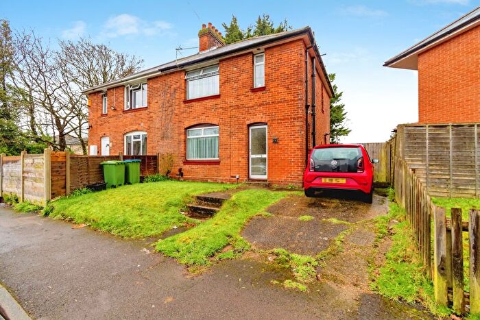 4 Bedroom Semi Detached House For Sale In Woodcote Road, Swaythling, Southampton, Hampshire, SO17