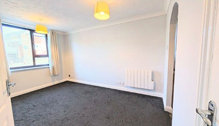 1 Bedroom Flat For Sale In Rectory Road, Rushden, NN10