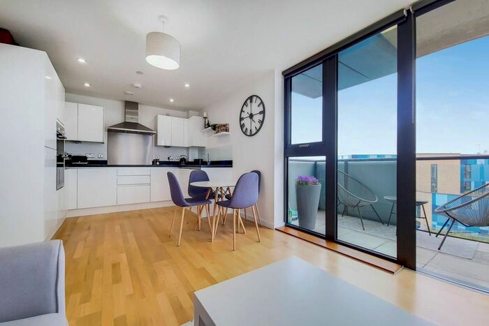 2 Bedroom Flat To Rent In Parkside Avenue, Greenwich, London, SE10