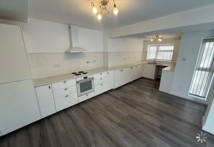 4 Bedroom Town House To Rent In Norman Road, Bearwood, Smethwick, B67