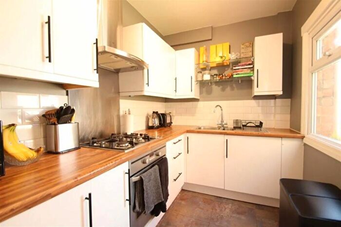2 Bedroom Terraced House To Rent In Carson Road, SE21