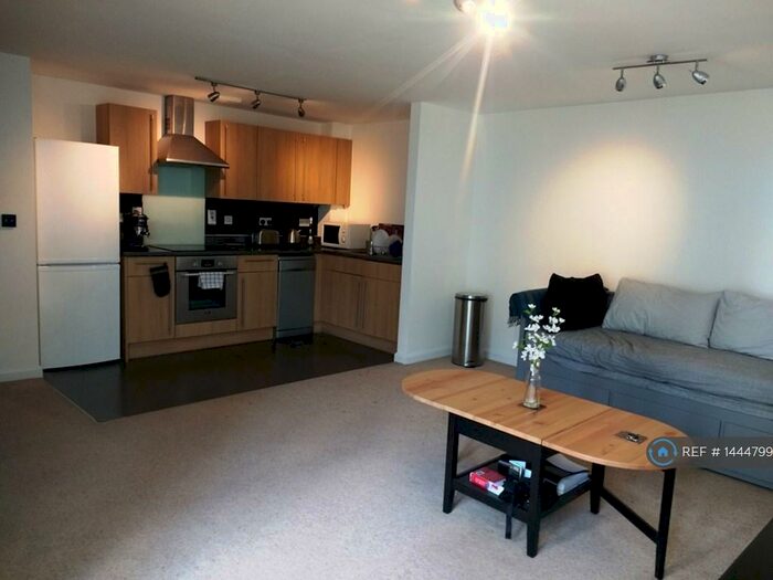 1 Bedroom Flat To Rent In Foundry Court, Slough, SL2