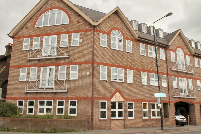 2 Bedroom Apartment To Rent In Throwley Way, Sutton, Surrey, SM1