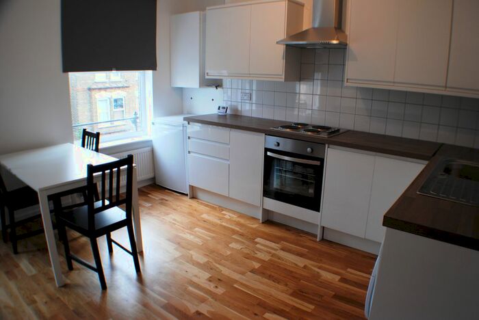 2 Bedroom Flat To Rent In Hither Green Lane, London, SE13