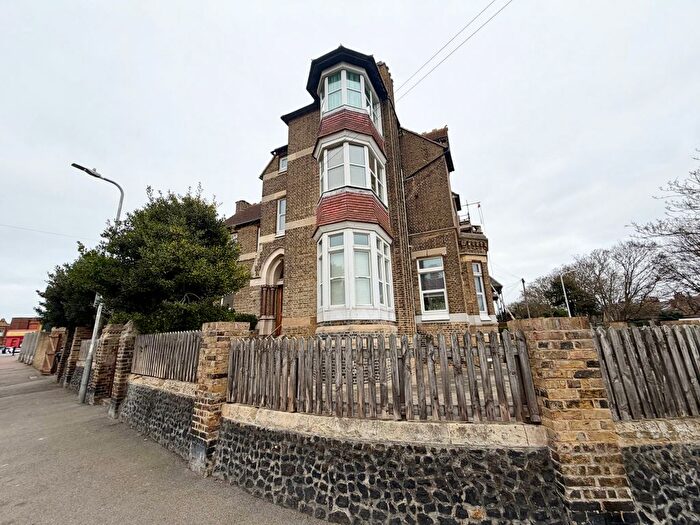 1 Bedroom Flat To Rent In Wilderness Hill, Margate, CT9