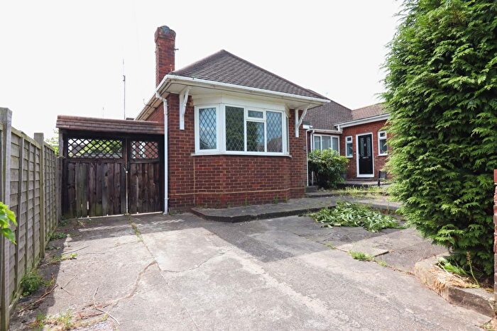 3 Bedroom Bungalow To Rent In Abingdon Road, LU4