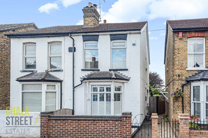 2 Bedroom Semi-Detached House For Sale In Globe Road, Hornchurch, RM11