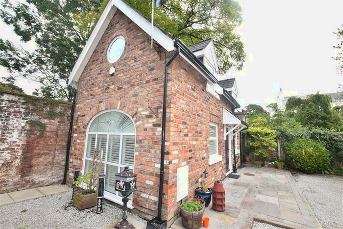 2 Bedroom House To Rent In Coach House, Liverpool, L19