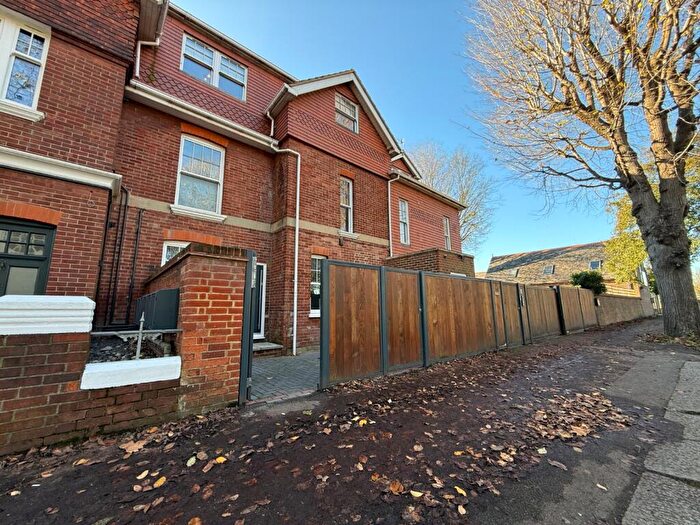 1 Bedroom Flat To Rent In Wilbury Gardens, Hove, BN3