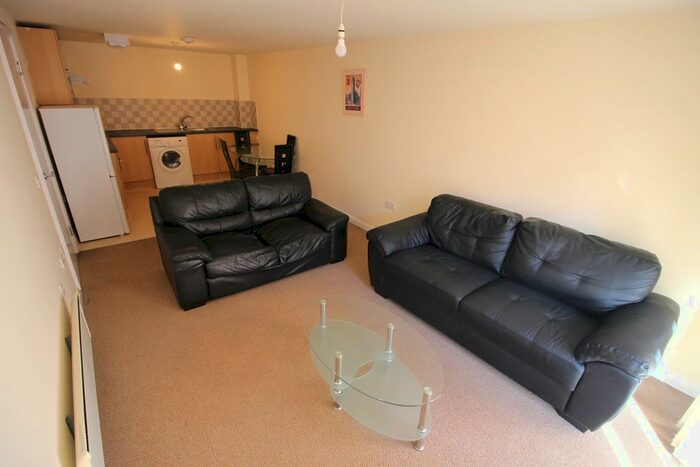 2 Bedroom Flat To Rent In City Link, Hessel Street, Eccles, M50