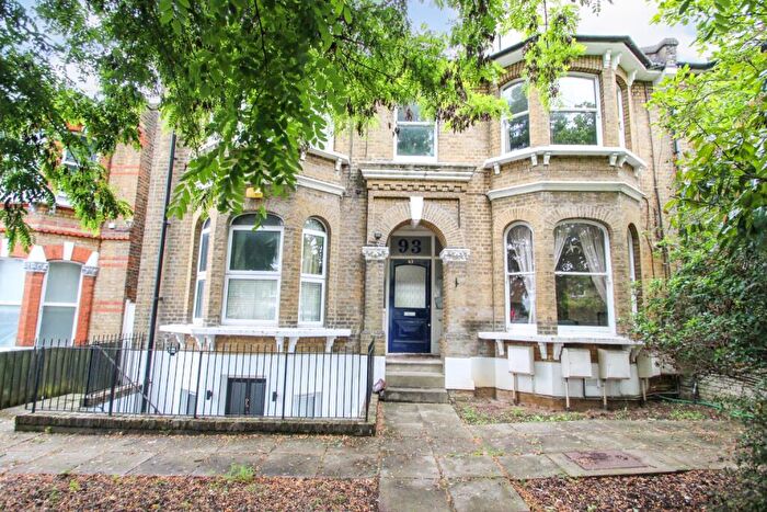 1 Bedroom Flat To Rent In Wallwood Road, Leytonstone, London, E11