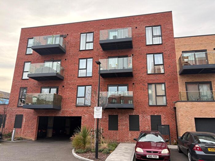 1 Bedroom Flat For Sale In Flat, Prospects Place, Fairfax Drive, Westcliff-On-Sea, Essex, SS0