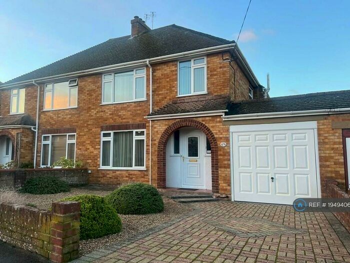 3 Bedroom Semi-Detached House To Rent In Elmwood Way, Basingstoke, RG23