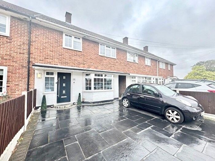 3 Bedroom Terraced House To Rent In Tuck Road, Rainham, RM13