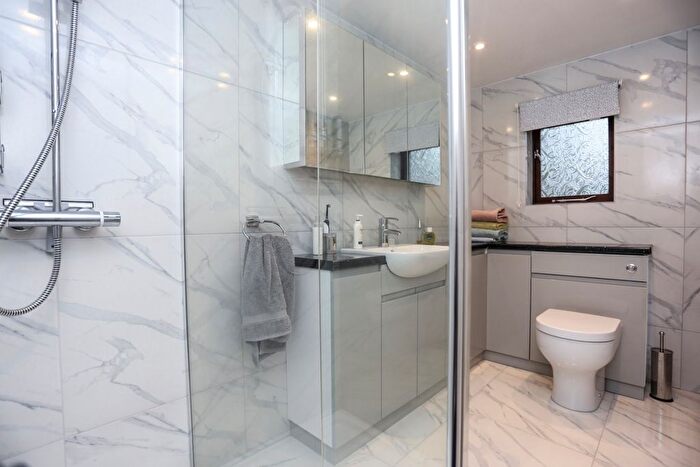 2 Bedroom Flat For Sale In Princes Road, Heaton Mersey, Stockport, SK4