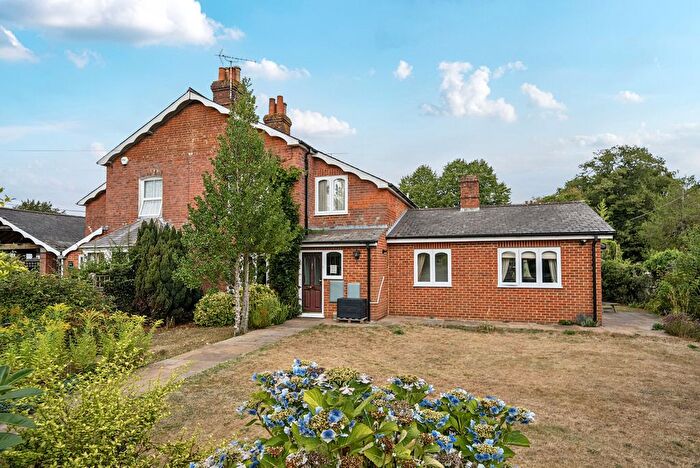 4 Bedroom Semi-Detached House For Sale In Woodlands Road, Sonning Common, Reading, Oxfordshire, RG4