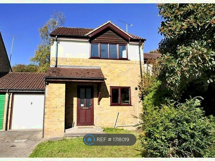 3 Bedroom Detached House To Rent In Honeysuckle Close, Winchester, SO22