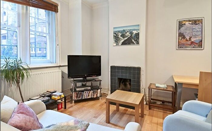2 Bedroom Flat To Rent In Park Walk, London, SW10