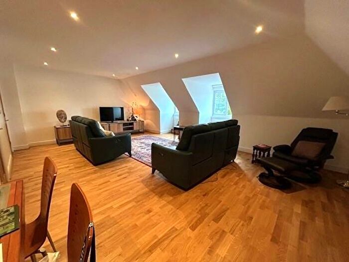 2 Bedroom Apartment To Rent In Middle Gordon Road, Camberley, GU15