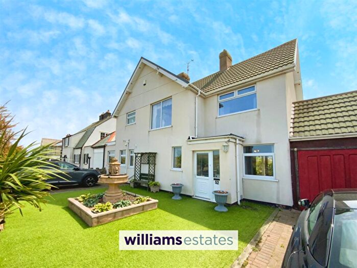 4 Bedroom Detached House For Sale In Beach Road East, Prestatyn, LL19