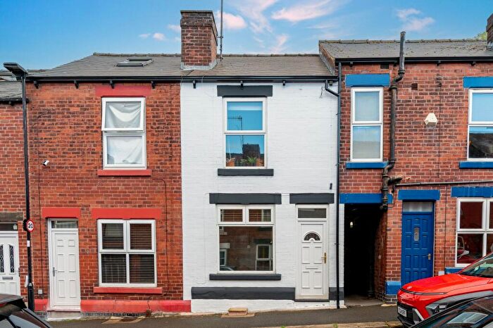 2 Bedroom Terraced House For Sale In Dinnington Road, Woodseats, S8