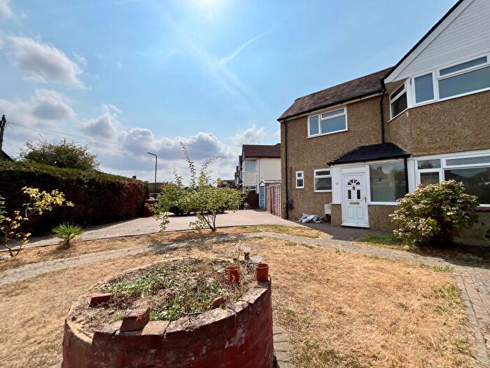 4 Bedroom Semi-Detached House To Rent In Mildenhall Road, Slough, SL1