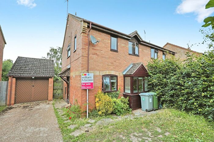3 Bedroom Semi Detached House For Sale In Fletcher Way, Acle, Norwich, NR13