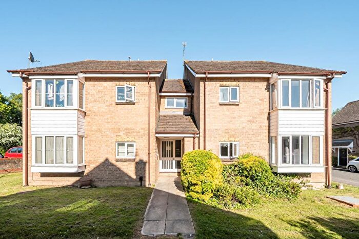 1 Bedroom Flat For Sale In Blakes Avenue, Witney, OX28