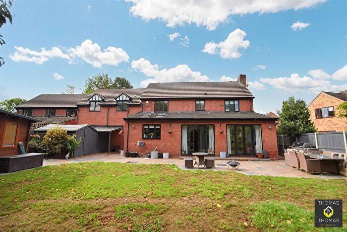 4 Bedroom Detached House For Sale In The Orchards, Hucclecote, GL3