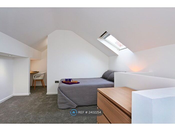 4 Bedroom Terraced House To Rent In Village Terrace, Leeds, LS4