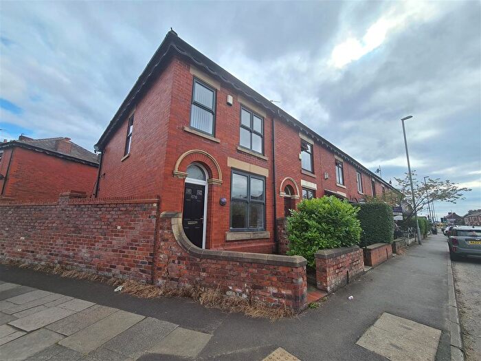 3 Bedroom End Of Terrace House To Rent In Oldham Road, Middleton, Manchester, M24