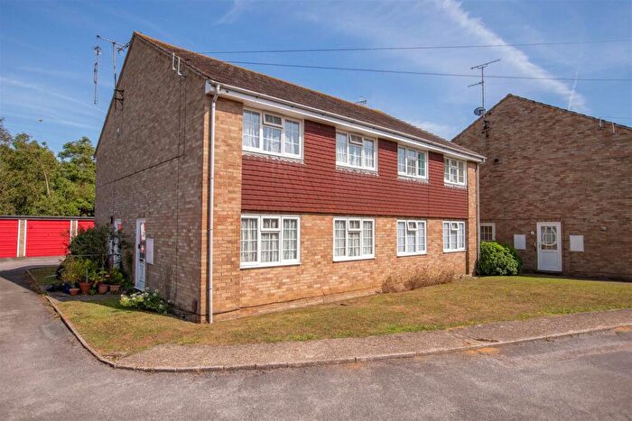 2 Bedroom Flat For Sale In Walton Close, Worthing, BN13