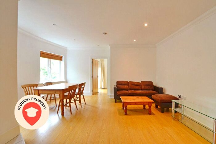 3 Bedroom Flat To Rent In Jekyll Close, Stoke Park, Bristol, Bristol, BS16