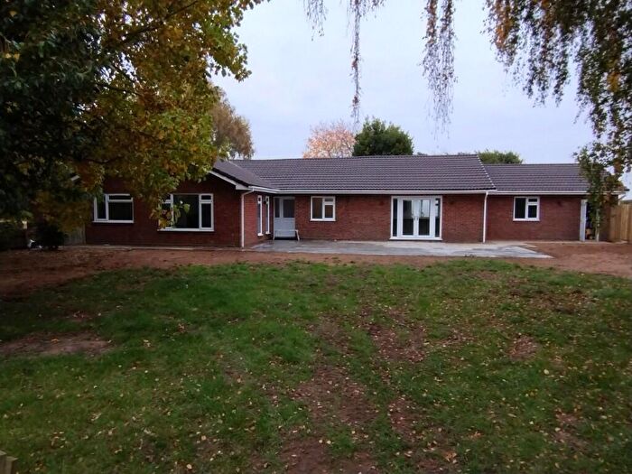 4 Bedroom Detached Bungalow To Rent In Common Road, Moulton Seas End, PE12