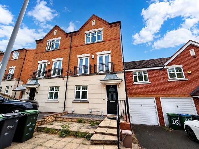 3 Bedroom Town House For Sale In Oxford Way, Tipton, DY4