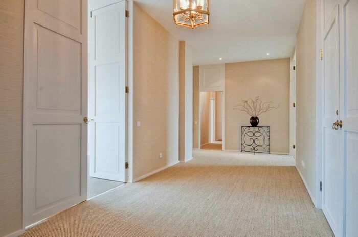 4 Bedroom Flat To Rent In Eaton Square, London, SW1W