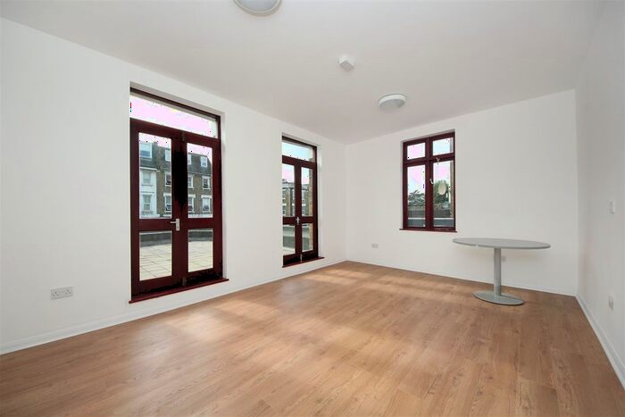 1 Bedroom Flat To Rent In Uxbridge Road, London, W12