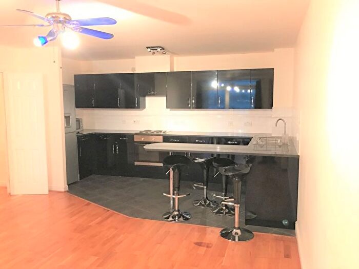 2 Bedroom Flat For Sale In Inverness Mews, London, E16