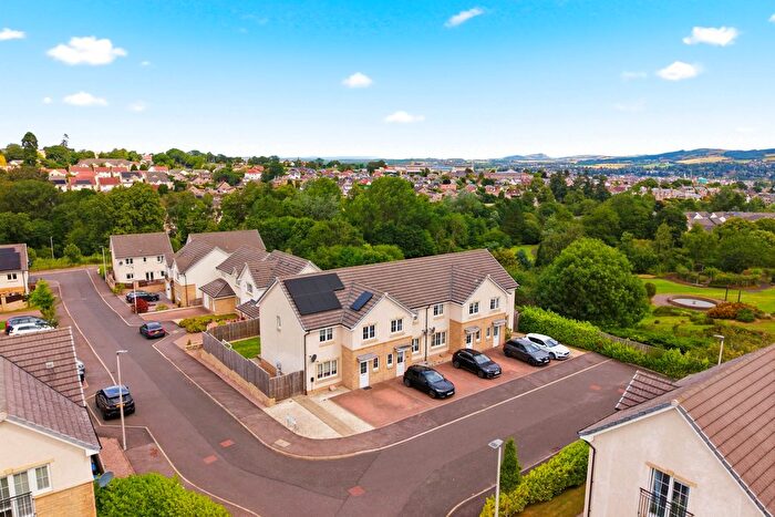 3 Bedroom End Of Terrace House For Sale In Mailer Way, Perth, PH2