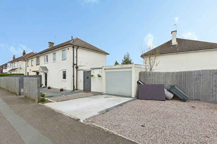 3 Bedroom Semi-Detached House For Sale In Aylestone Drive, Leicester, Leicestershire, LE2