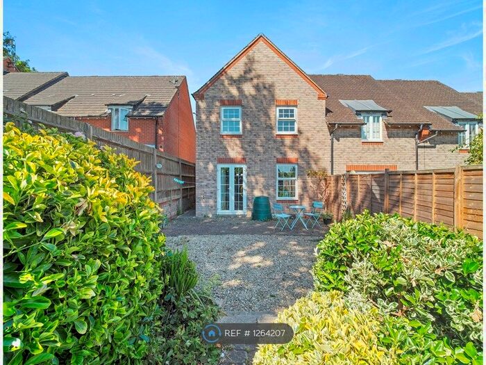 3 Bedroom Terraced House To Rent In Bridgewater Close, Salisbury, SP2