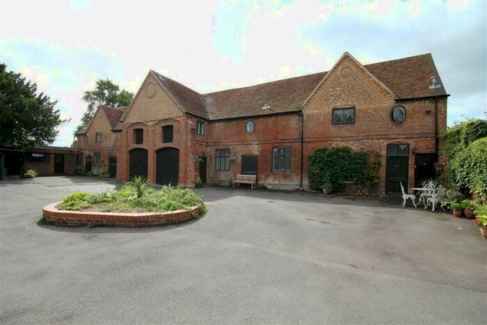 1 Bedroom Apartment To Rent In West Drive, Hurst, Reading, Berkshire, RG10