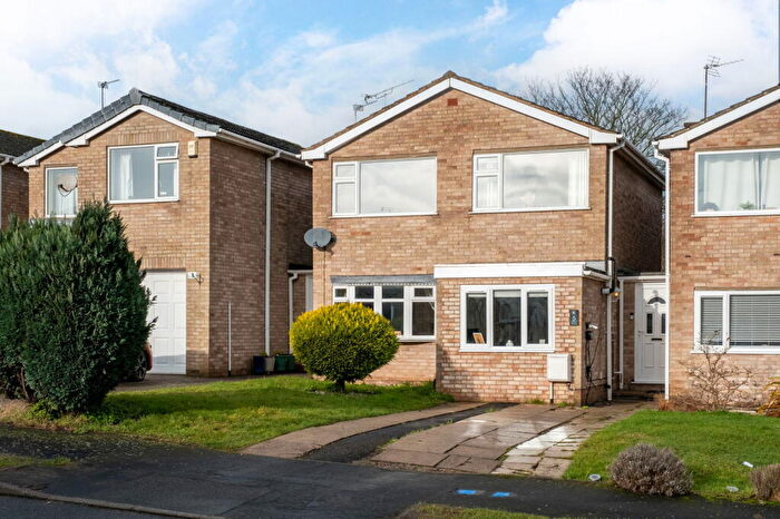 3 Bedroom Link Detached House For Sale In Beech Avenue, East Leake, LE12